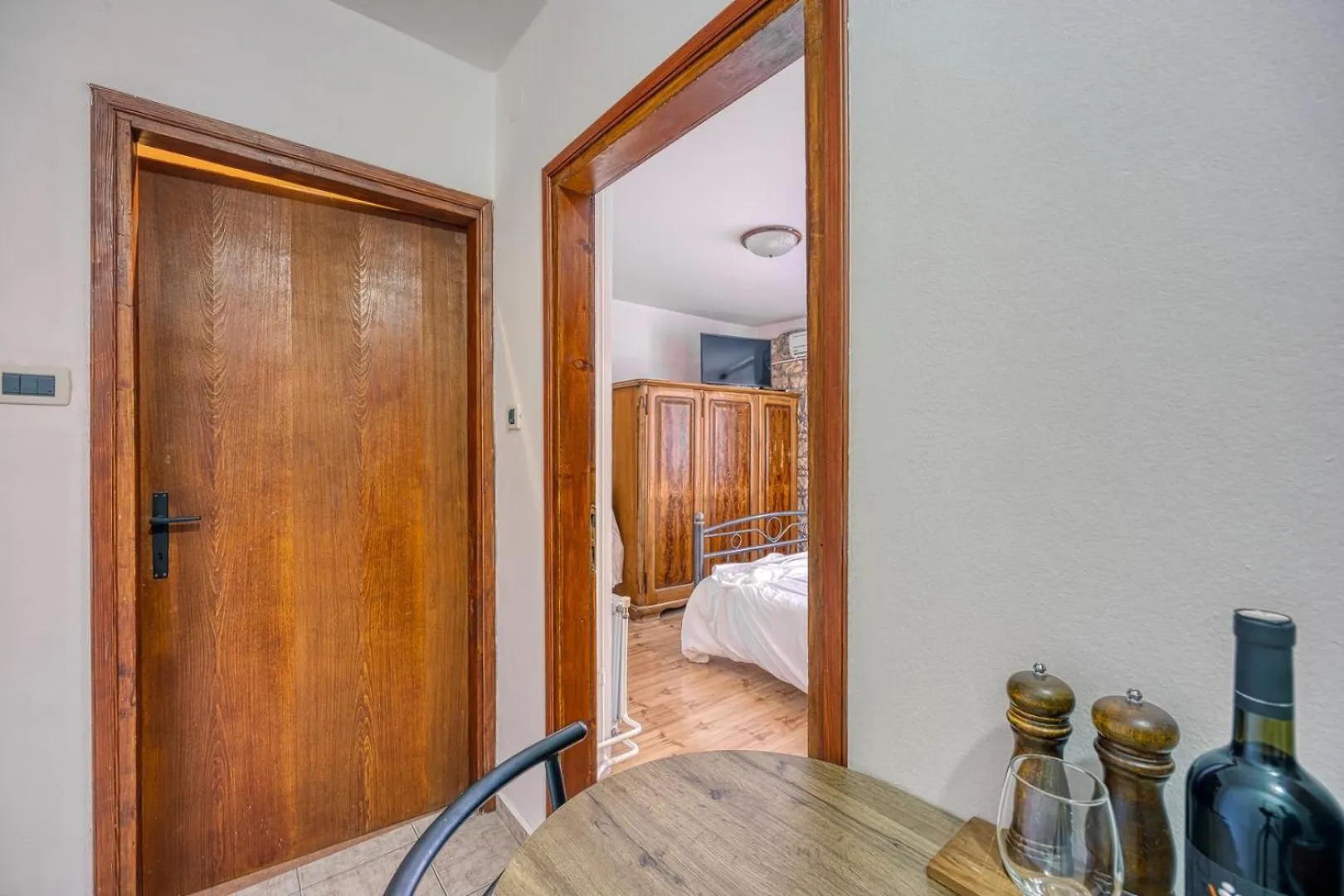 בית הארחה Višnjan Apartments Bacva With Pool קרואטיה