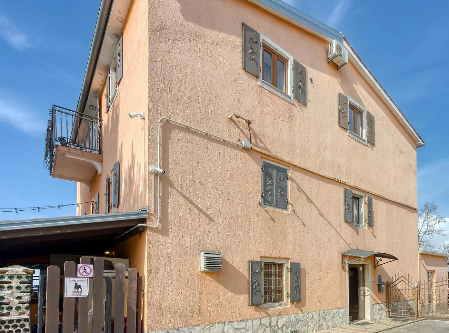 בית הארחה Višnjan Apartments Bacva With Pool